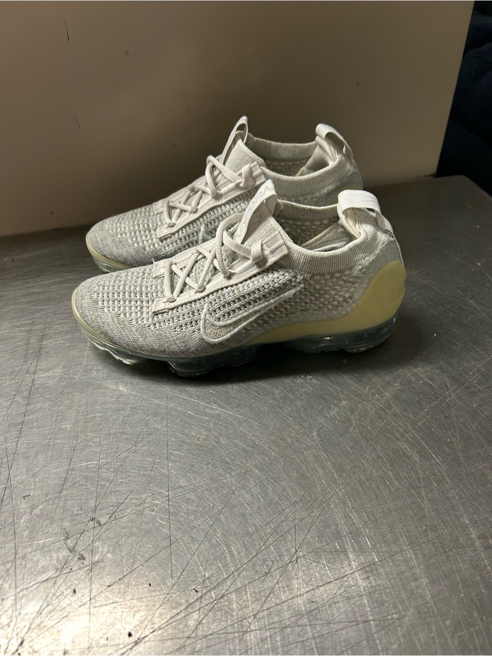 Nike Air Vapor Max Size 6 Women